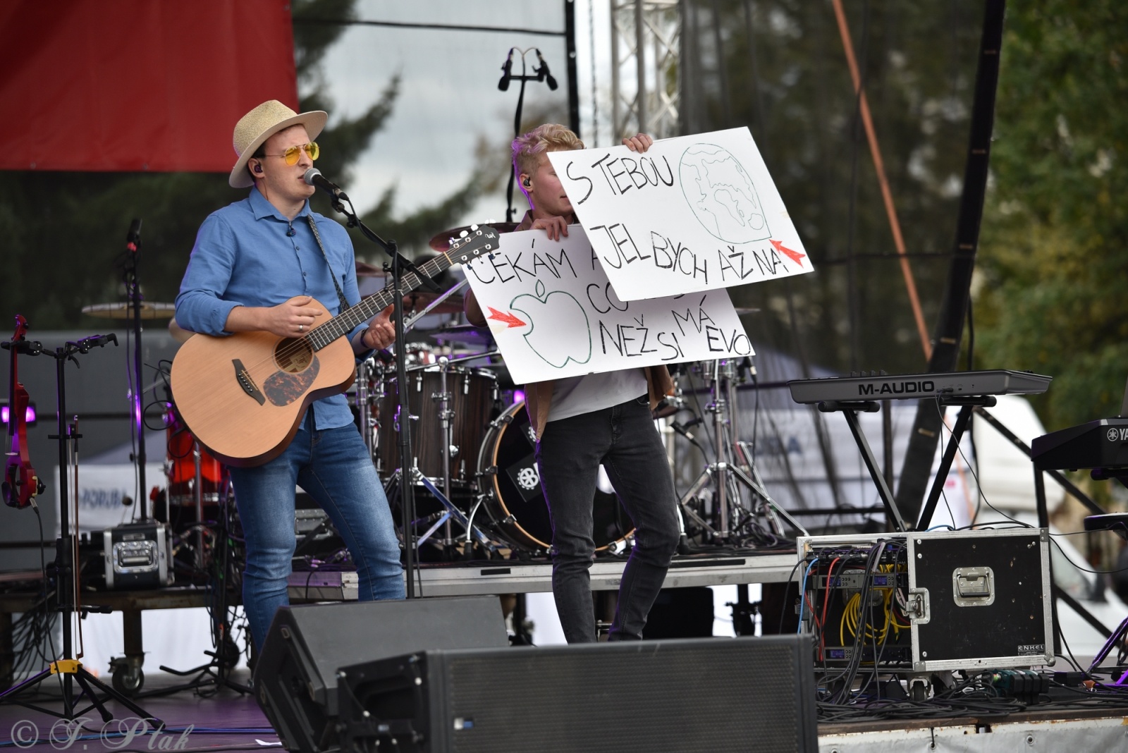 Zdjęcie w galerii na portalu naszraciborz.pl: Racibórz żegna lato. Czesi śpiewają polskie hity wiadomości z regionu
