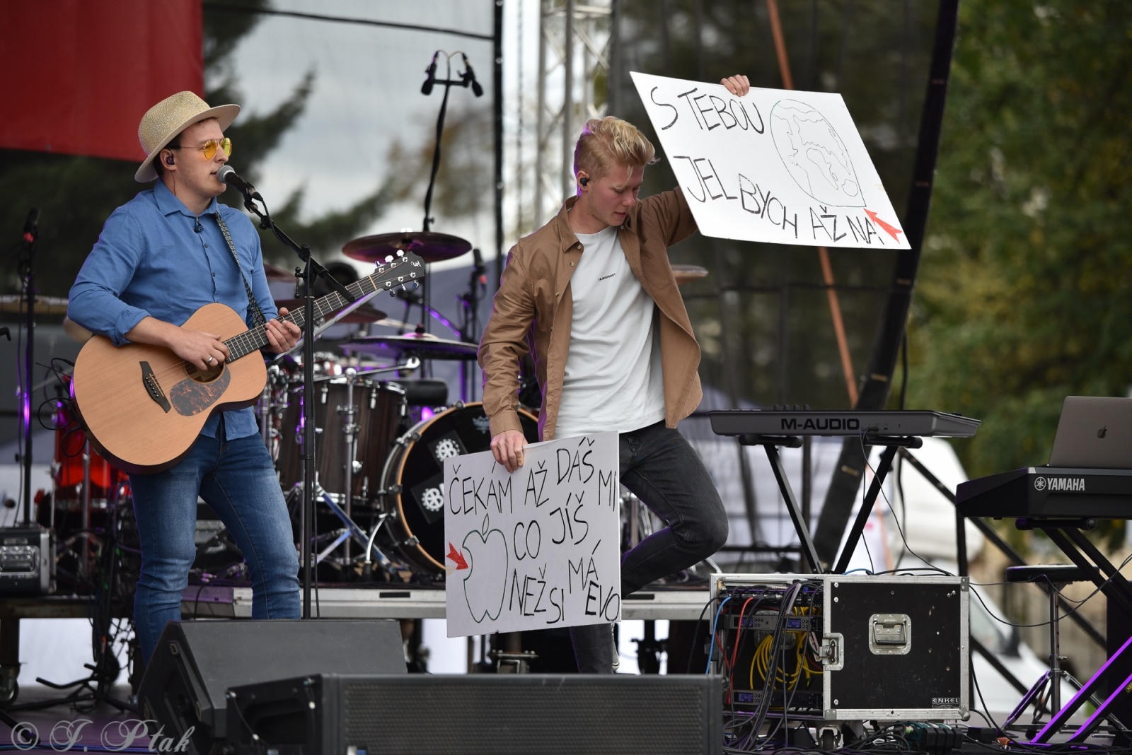Zdjęcie w galerii na portalu naszraciborz.pl: Racibórz żegna lato. Czesi śpiewają polskie hity wiadomości z regionu