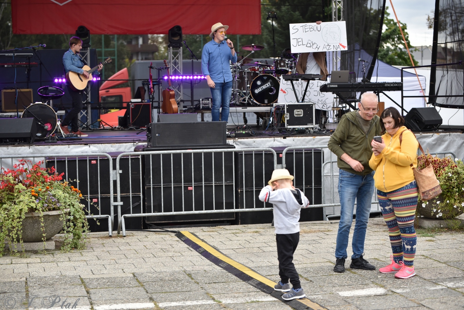 Zdjęcie w galerii na portalu naszraciborz.pl: Racibórz żegna lato. Czesi śpiewają polskie hity wiadomości z regionu