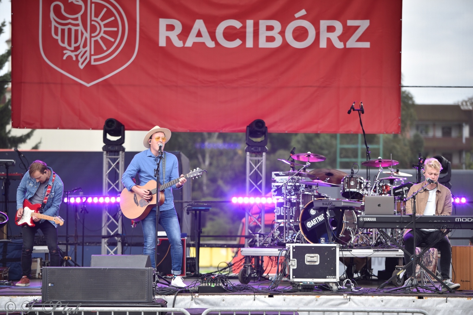 Zdjęcie w galerii na portalu naszraciborz.pl: Racibórz żegna lato. Czesi śpiewają polskie hity wiadomości z regionu