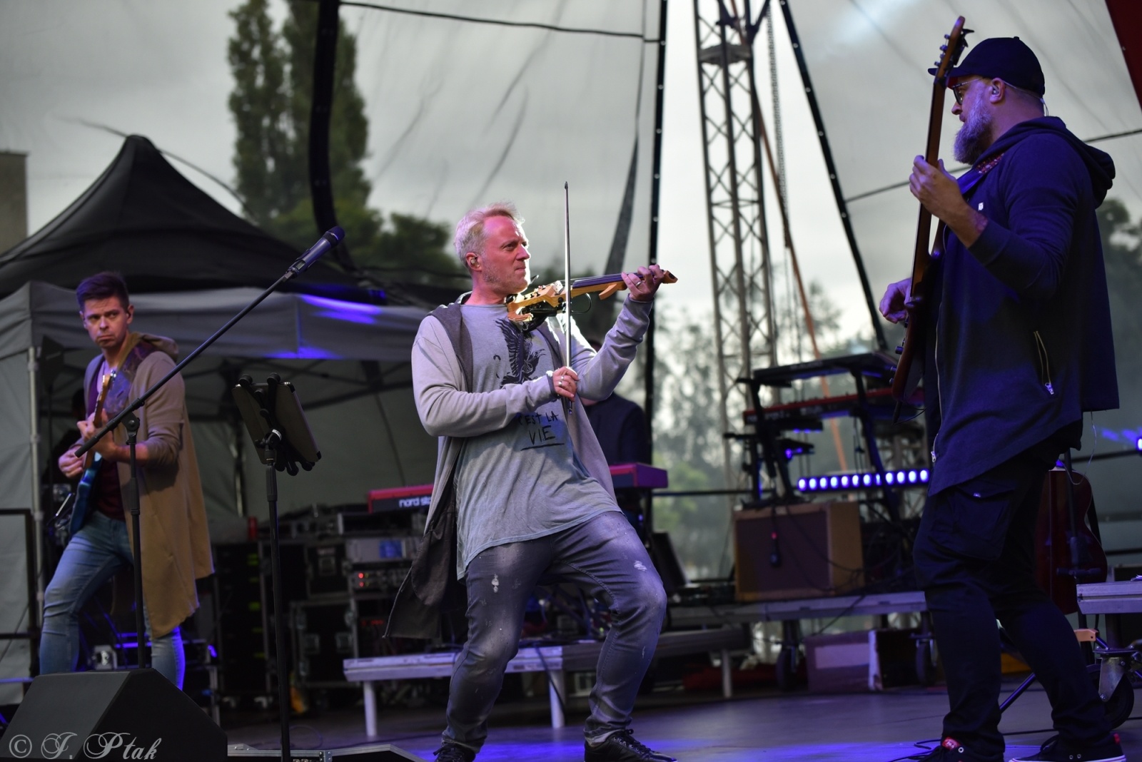 Zdjęcie w galerii na portalu naszraciborz.pl: Racibórz żegna lato. Czesi śpiewają polskie hity wiadomości z regionu