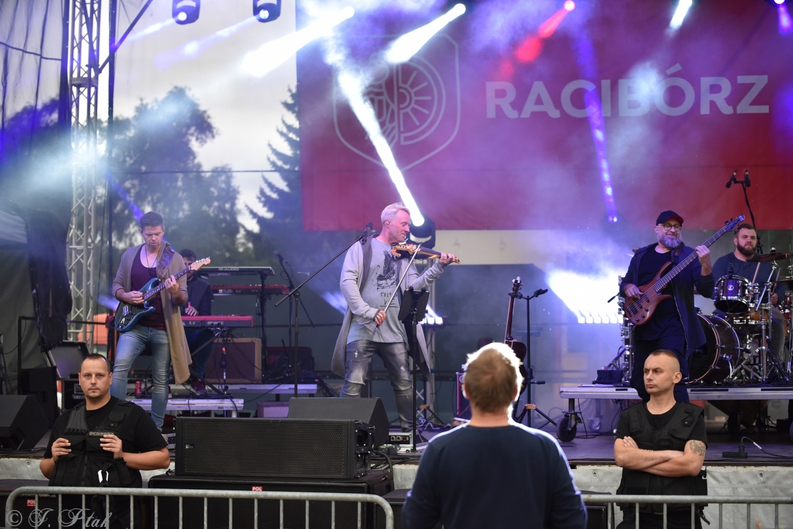 Zdjęcie w galerii na portalu naszraciborz.pl: Racibórz żegna lato. Czesi śpiewają polskie hity wiadomości z regionu