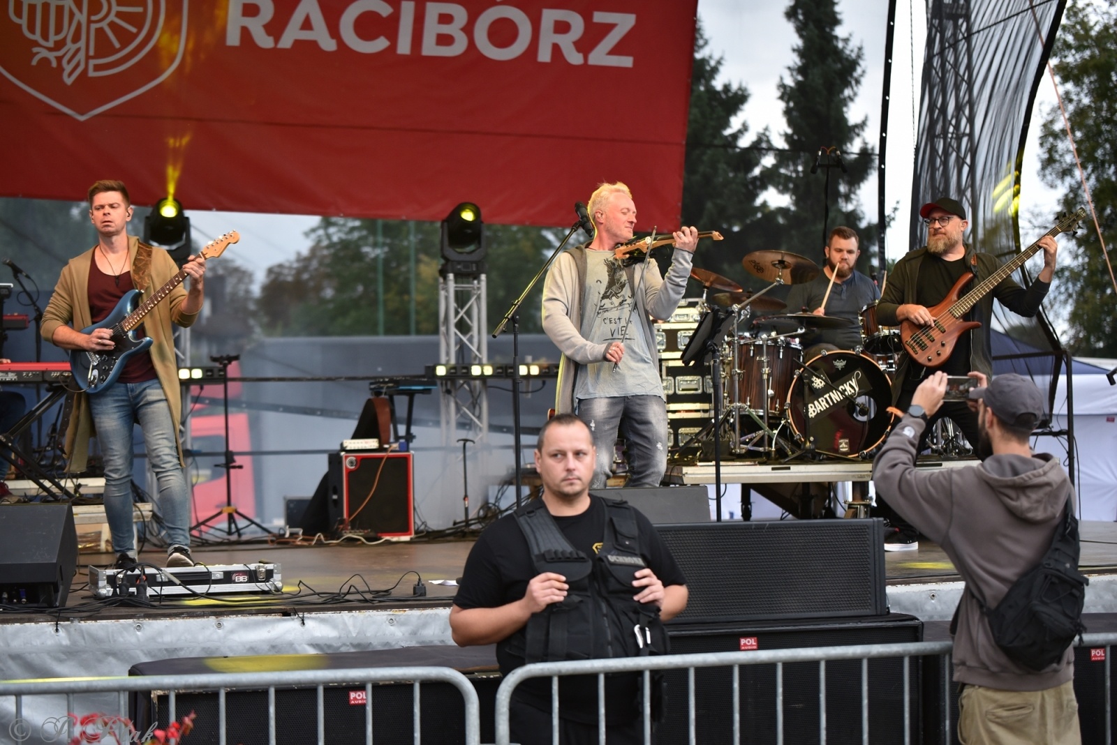 Zdjęcie w galerii na portalu naszraciborz.pl: Racibórz żegna lato. Czesi śpiewają polskie hity wiadomości z regionu