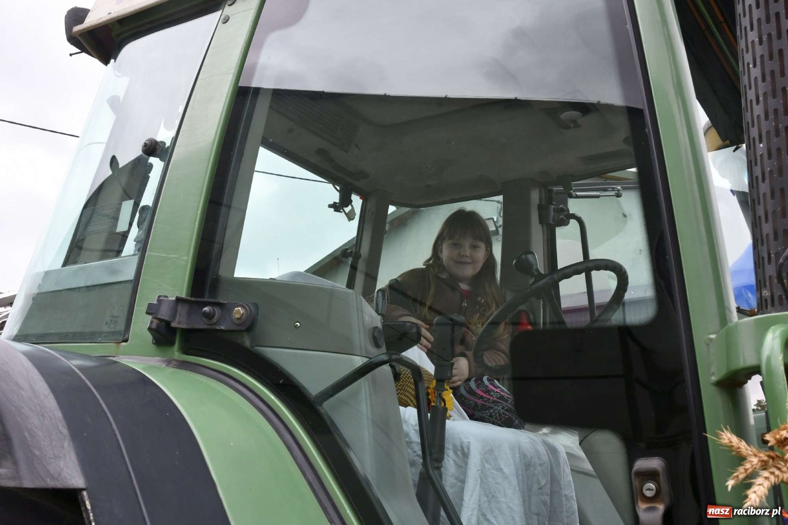 Zdjęcie w galerii na portalu naszraciborz.pl: Pawłów młodymi rolnikami stoi. Dożynki 2021 [FOTO i WIDEO] wiadomości z regionu