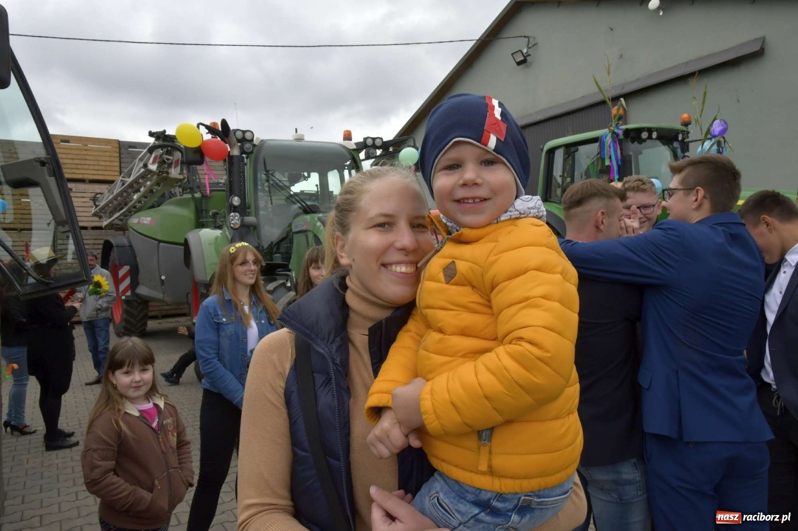 Zdjęcie w galerii na portalu naszraciborz.pl: Pawłów młodymi rolnikami stoi. Dożynki 2021 [FOTO i WIDEO] wiadomości z regionu