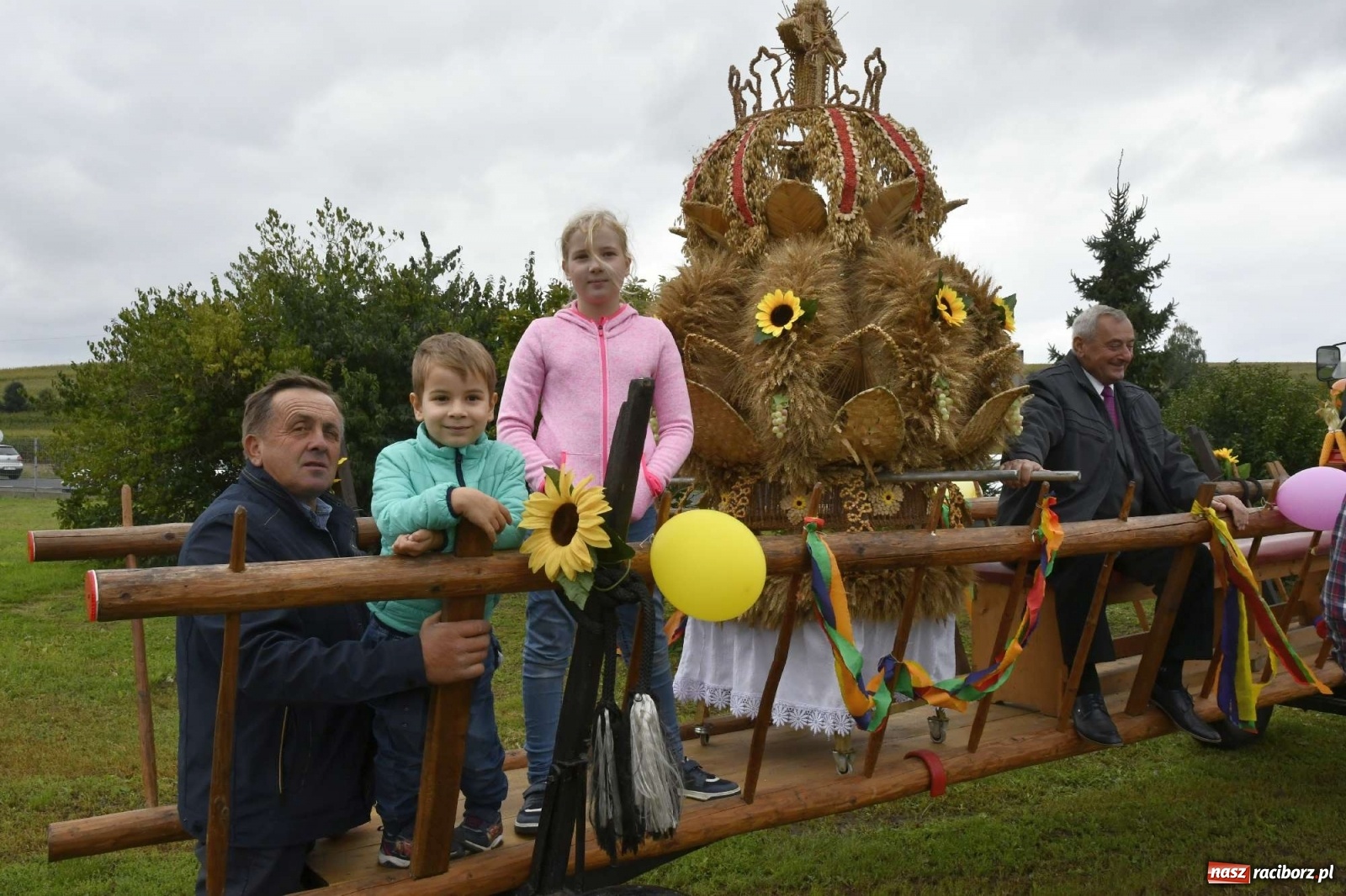 Zdjęcie w galerii na portalu naszraciborz.pl: Pawłów młodymi rolnikami stoi. Dożynki 2021 [FOTO i WIDEO] wiadomości z regionu