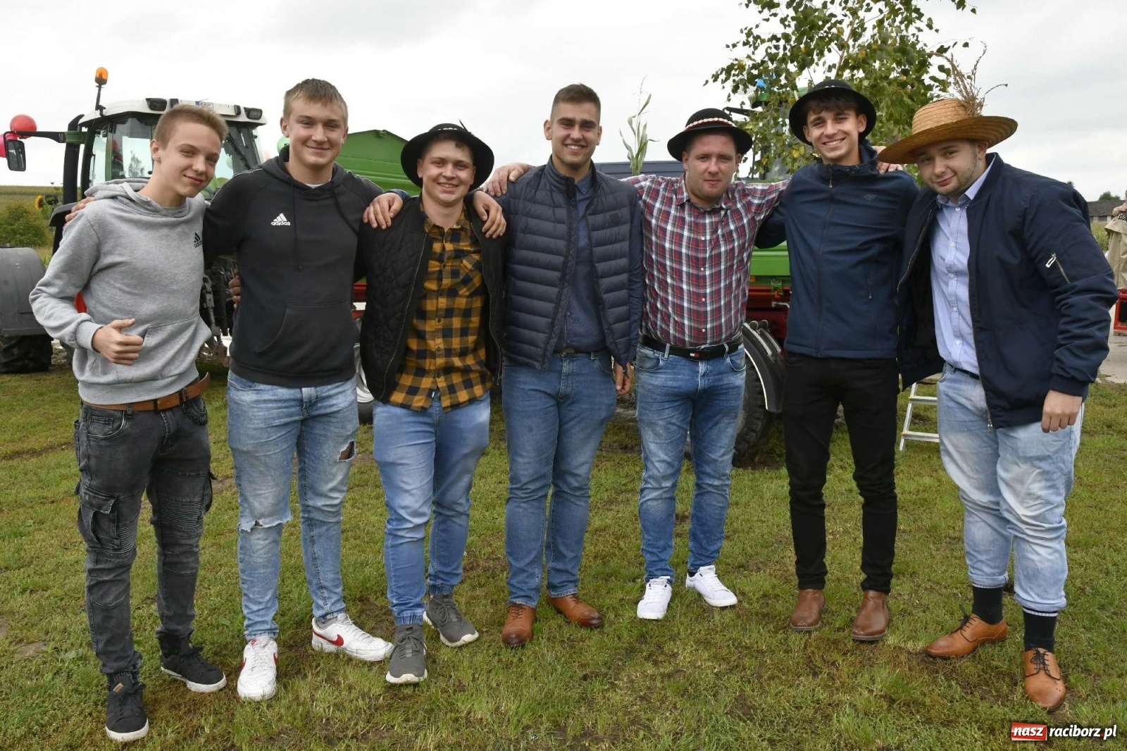 Zdjęcie w galerii na portalu naszraciborz.pl: Pawłów młodymi rolnikami stoi. Dożynki 2021 [FOTO i WIDEO] wiadomości z regionu