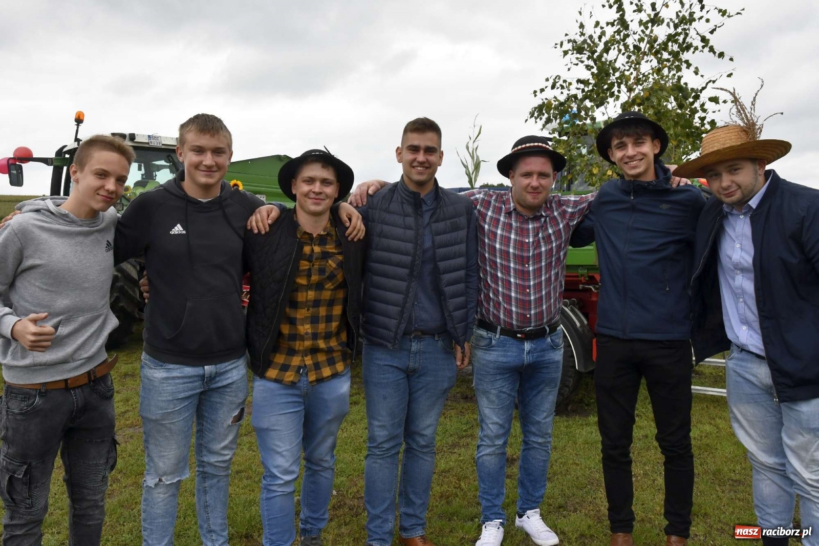 Zdjęcie w galerii na portalu naszraciborz.pl: Pawłów młodymi rolnikami stoi. Dożynki 2021 [FOTO i WIDEO] wiadomości z regionu