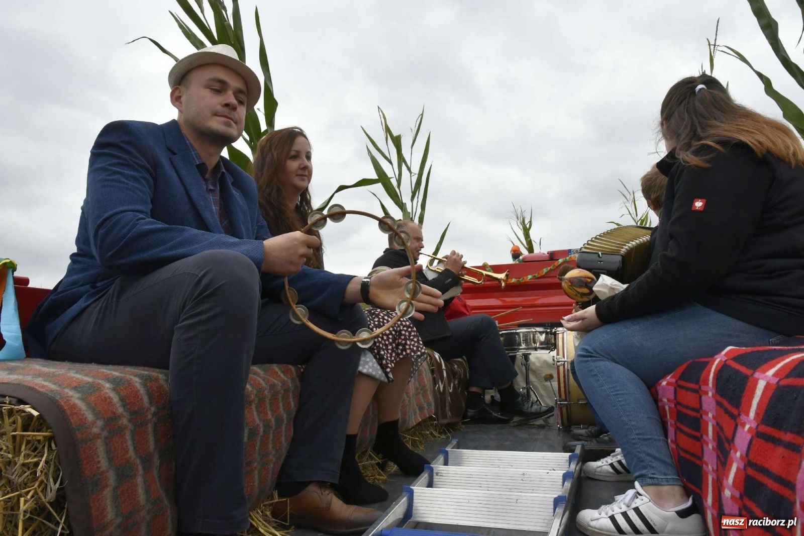 Zdjęcie w galerii na portalu naszraciborz.pl: Pawłów młodymi rolnikami stoi. Dożynki 2021 [FOTO i WIDEO] wiadomości z regionu