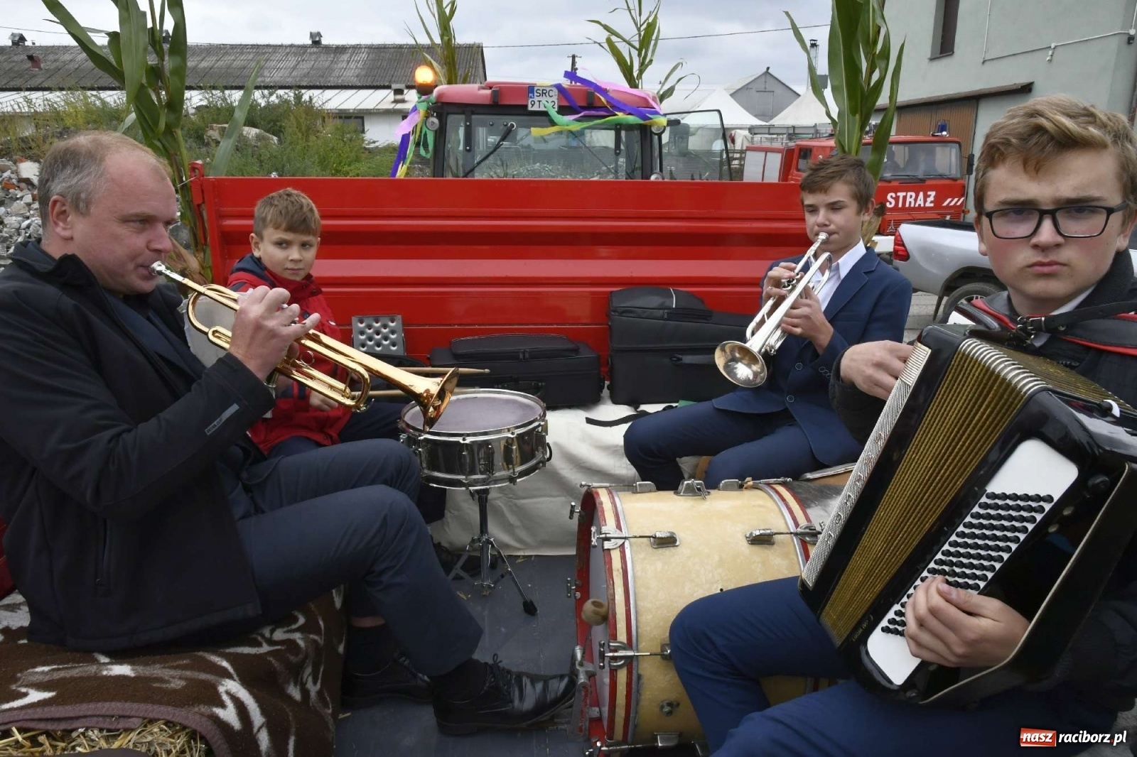 Zdjęcie w galerii na portalu naszraciborz.pl: Pawłów młodymi rolnikami stoi. Dożynki 2021 [FOTO i WIDEO] wiadomości z regionu