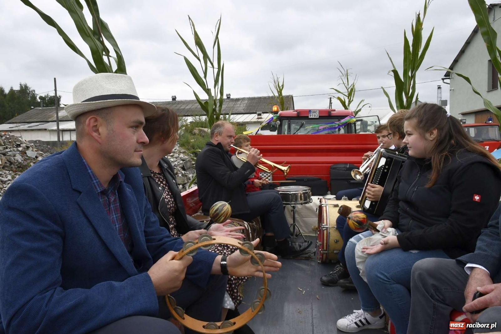 Zdjęcie w galerii na portalu naszraciborz.pl: Pawłów młodymi rolnikami stoi. Dożynki 2021 [FOTO i WIDEO] wiadomości z regionu