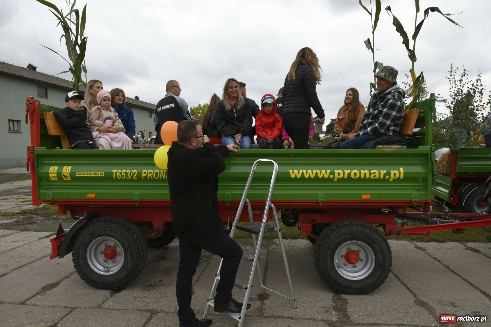Zdjęcie w galerii na portalu naszraciborz.pl: Pawłów młodymi rolnikami stoi. Dożynki 2021 [FOTO i WIDEO] wiadomości z regionu
