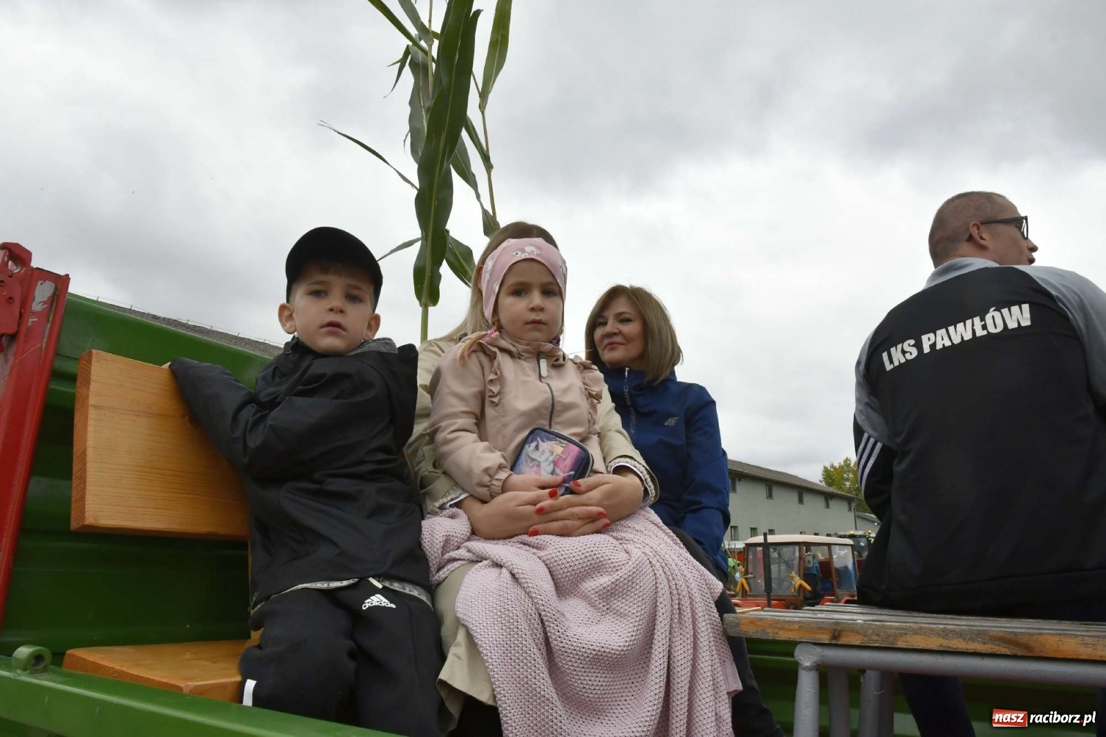 Zdjęcie w galerii na portalu naszraciborz.pl: Pawłów młodymi rolnikami stoi. Dożynki 2021 [FOTO i WIDEO] wiadomości z regionu