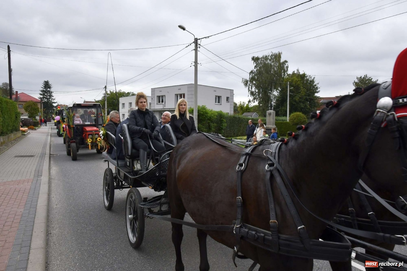 Zdjęcie w galerii na portalu naszraciborz.pl: Pawłów młodymi rolnikami stoi. Dożynki 2021 [FOTO i WIDEO] wiadomości z regionu