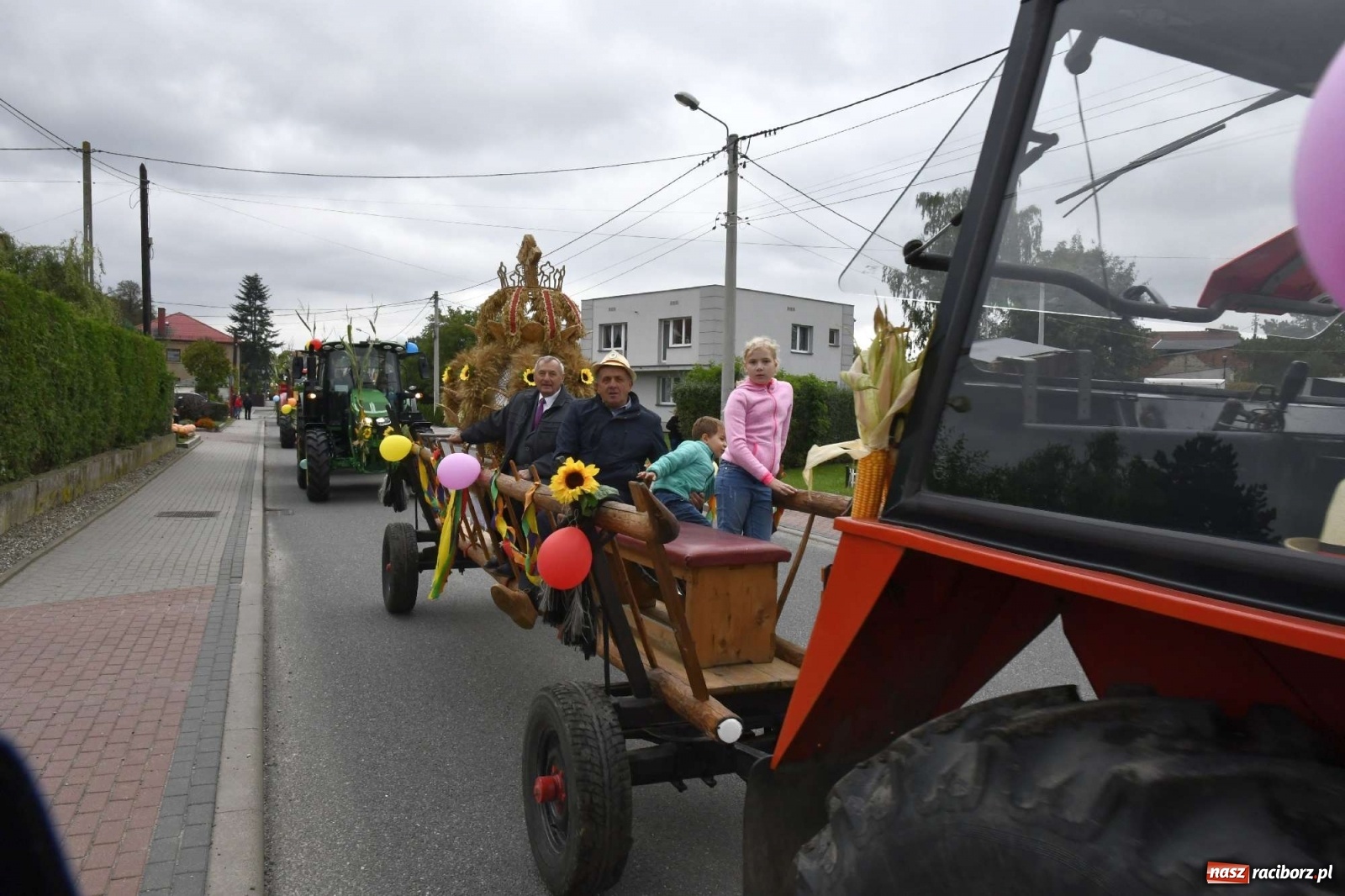Zdjęcie w galerii na portalu naszraciborz.pl: Pawłów młodymi rolnikami stoi. Dożynki 2021 [FOTO i WIDEO] wiadomości z regionu