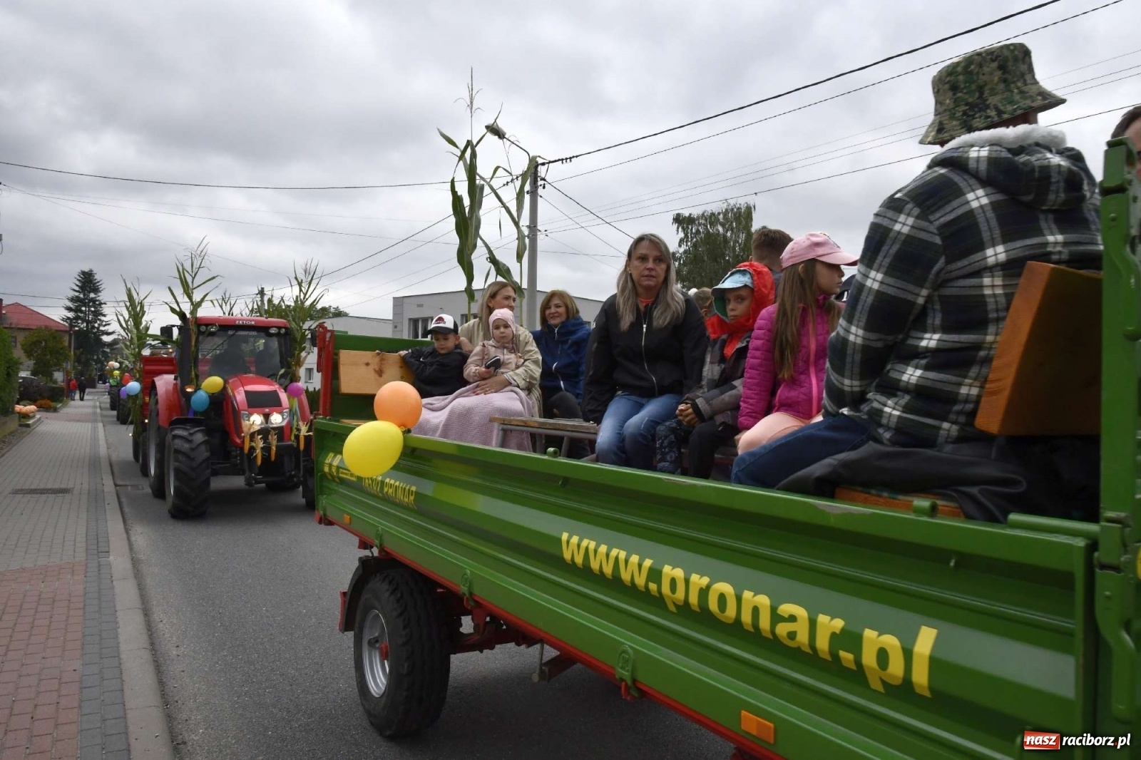 Zdjęcie w galerii na portalu naszraciborz.pl: Pawłów młodymi rolnikami stoi. Dożynki 2021 [FOTO i WIDEO] wiadomości z regionu