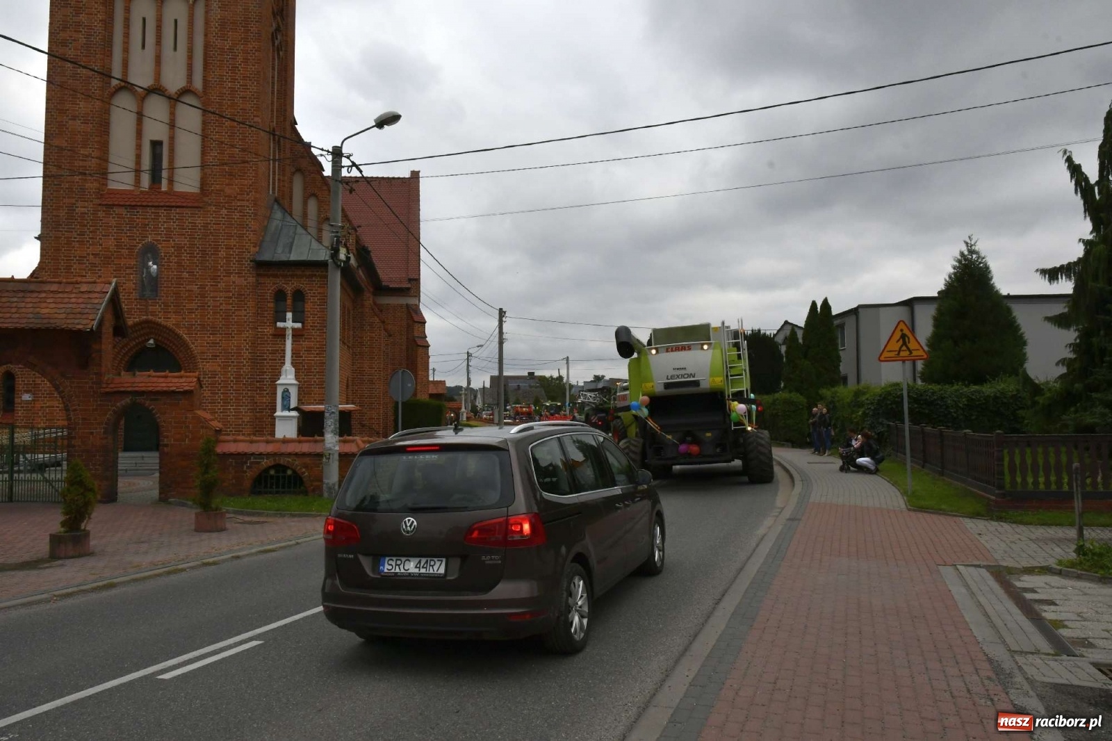 Zdjęcie w galerii na portalu naszraciborz.pl: Pawłów młodymi rolnikami stoi. Dożynki 2021 [FOTO i WIDEO] wiadomości z regionu