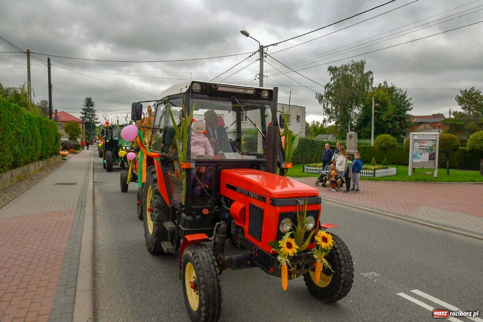 Zdjęcie w galerii na portalu naszraciborz.pl: Pawłów młodymi rolnikami stoi. Dożynki 2021 [FOTO i WIDEO] wiadomości z regionu
