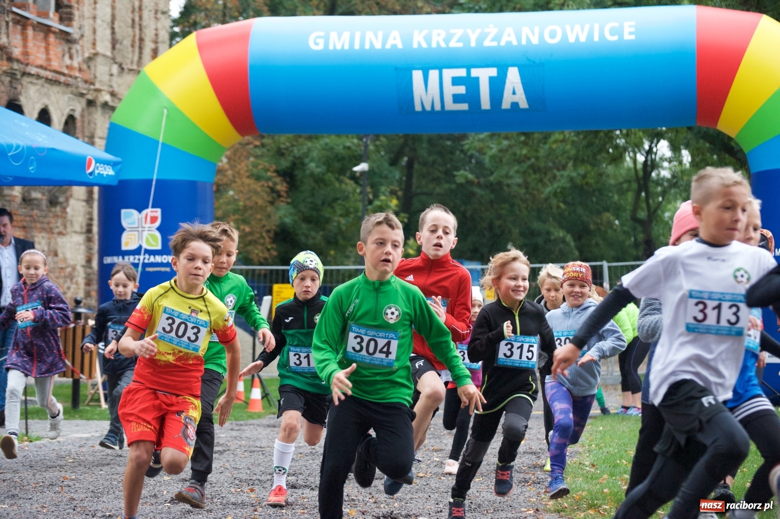 Zdjęcie w galerii na portalu naszraciborz.pl: Bieg o Złoty Kłos. Tworków debiutuje na mapie sportów biegowych wiadomości z regionu