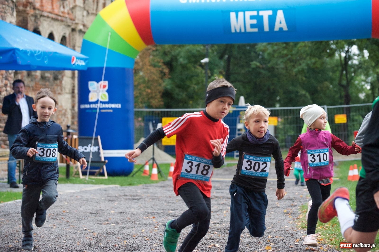 Zdjęcie w galerii na portalu naszraciborz.pl: Bieg o Złoty Kłos. Tworków debiutuje na mapie sportów biegowych wiadomości z regionu