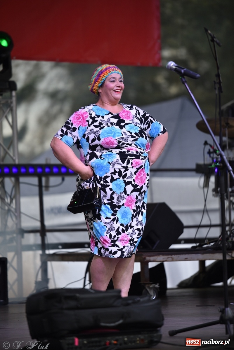 Zdjęcie w galerii na portalu naszraciborz.pl: Moherowe Berety na raciborskim jarmarku wiadomości z regionu