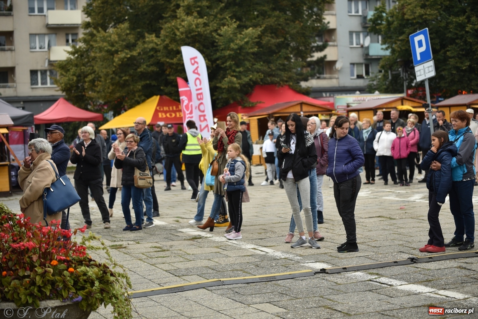 Zdjęcie w galerii na portalu naszraciborz.pl: Moherowe Berety na raciborskim jarmarku wiadomości z regionu