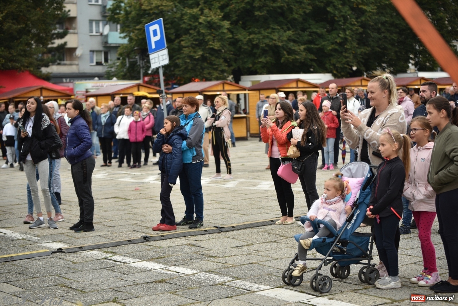 Zdjęcie w galerii na portalu naszraciborz.pl: Moherowe Berety na raciborskim jarmarku wiadomości z regionu