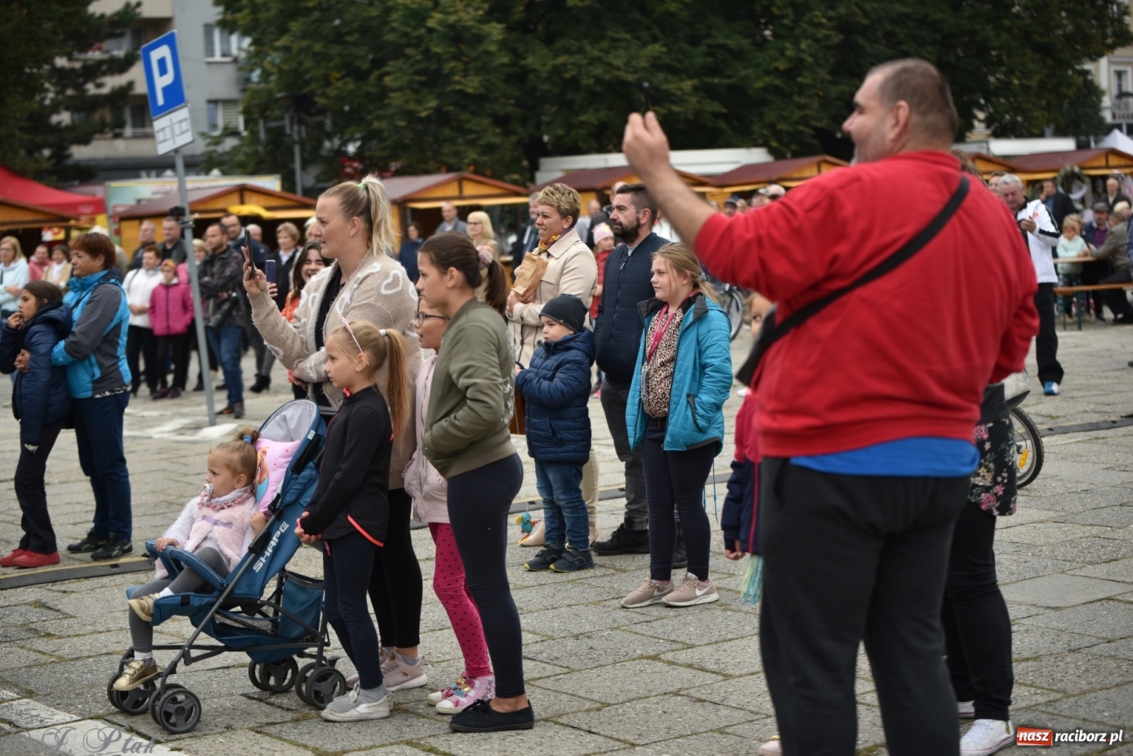 Zdjęcie w galerii na portalu naszraciborz.pl: Moherowe Berety na raciborskim jarmarku wiadomości z regionu
