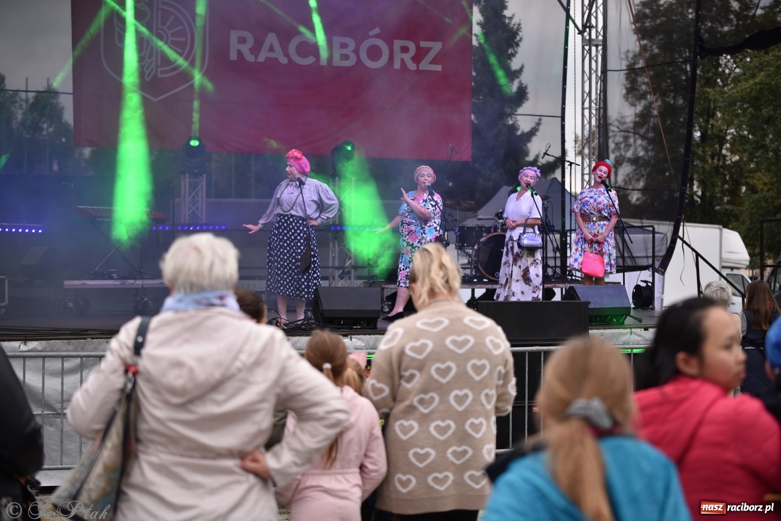 Zdjęcie w galerii na portalu naszraciborz.pl: Moherowe Berety na raciborskim jarmarku wiadomości z regionu
