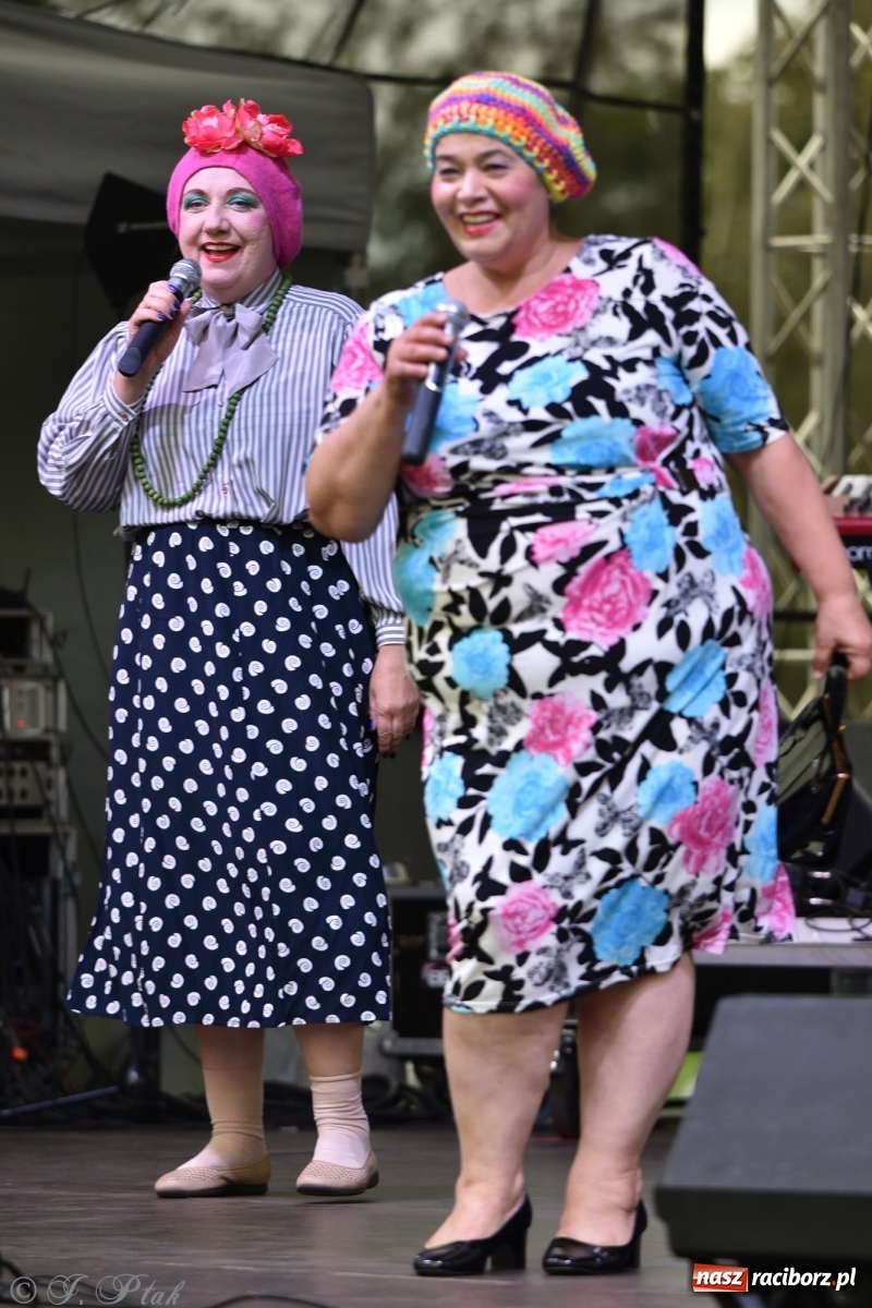 Zdjęcie w galerii na portalu naszraciborz.pl: Moherowe Berety na raciborskim jarmarku wiadomości z regionu