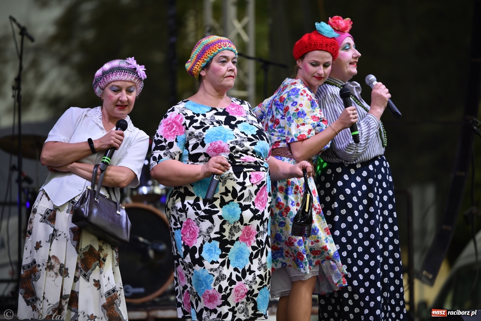 Zdjęcie w galerii na portalu naszraciborz.pl: Moherowe Berety na raciborskim jarmarku wiadomości z regionu