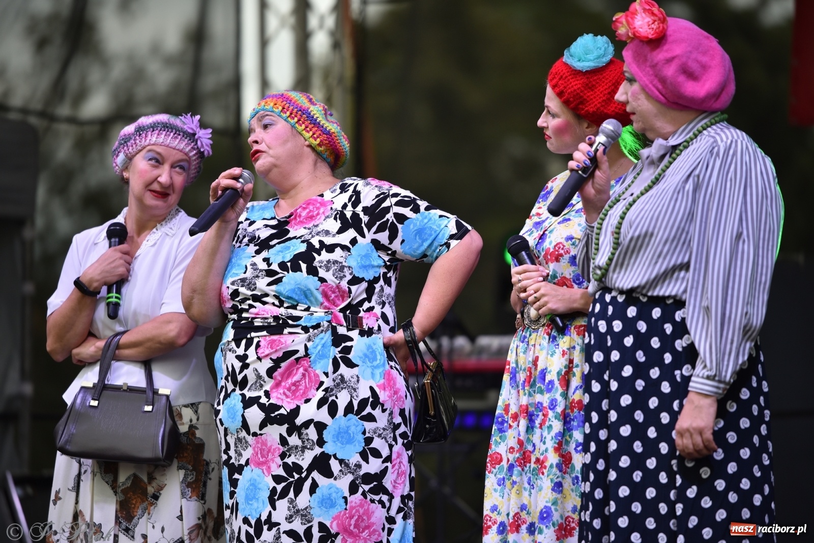 Zdjęcie w galerii na portalu naszraciborz.pl: Moherowe Berety na raciborskim jarmarku wiadomości z regionu