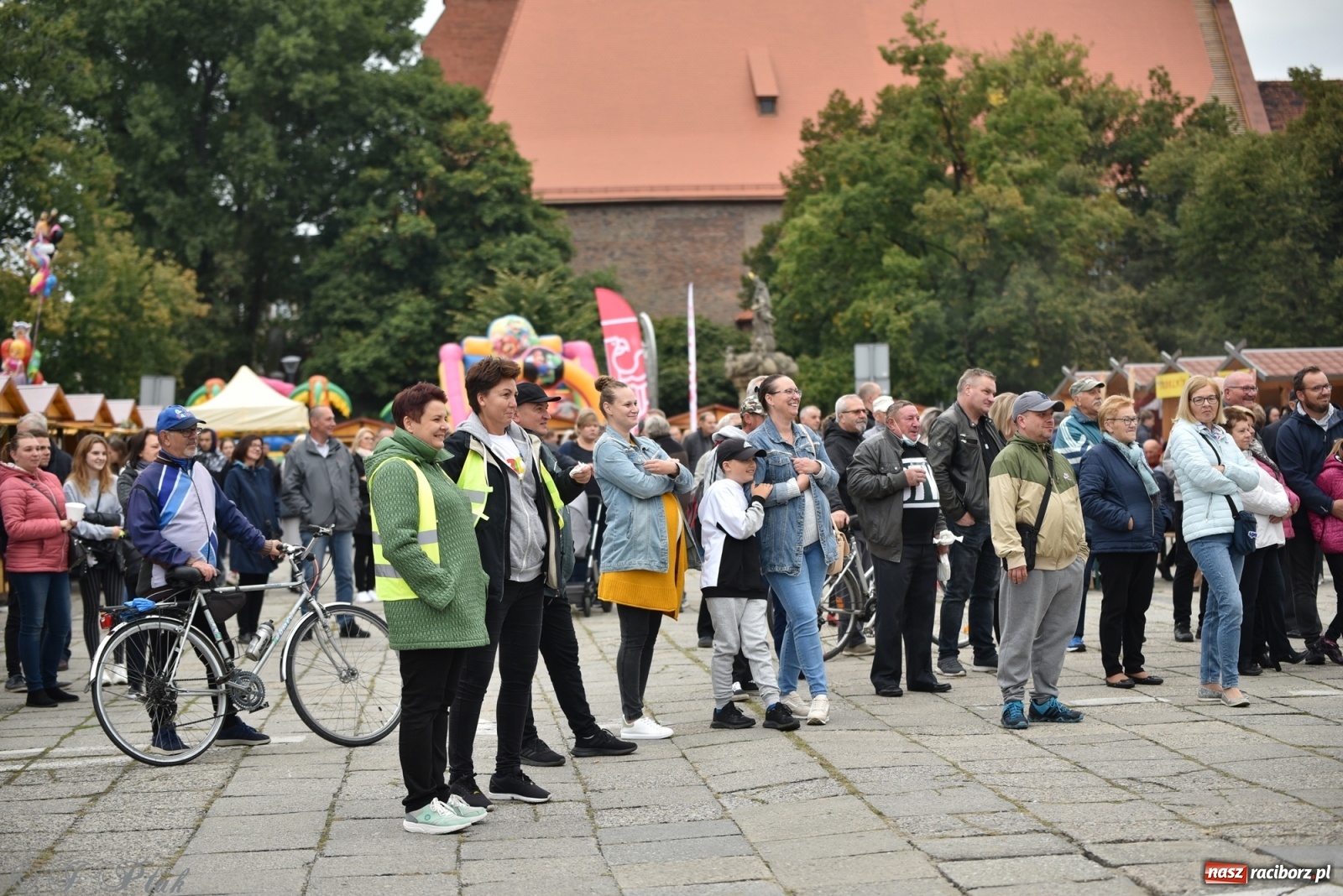 Zdjęcie w galerii na portalu naszraciborz.pl: Moherowe Berety na raciborskim jarmarku wiadomości z regionu