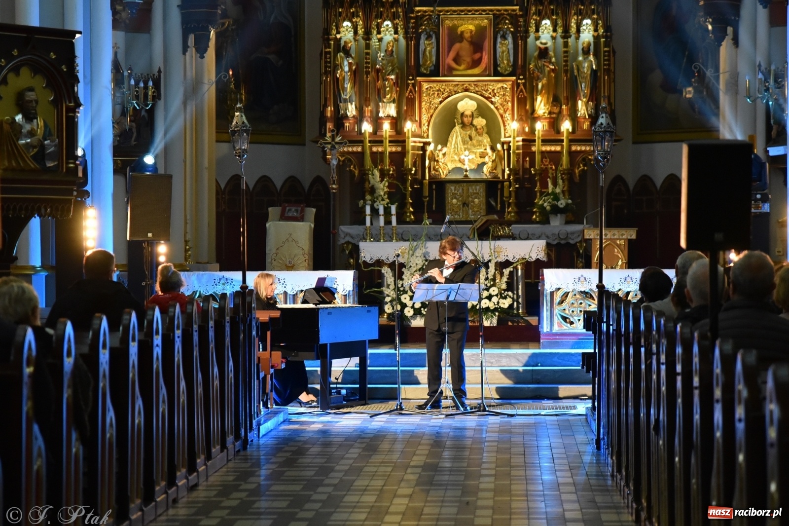 Zdjęcie w galerii na portalu naszraciborz.pl: Muzyka Europy i Dalekiego Wschodu zagościła w kościele Ostrogu wiadomości z regionu