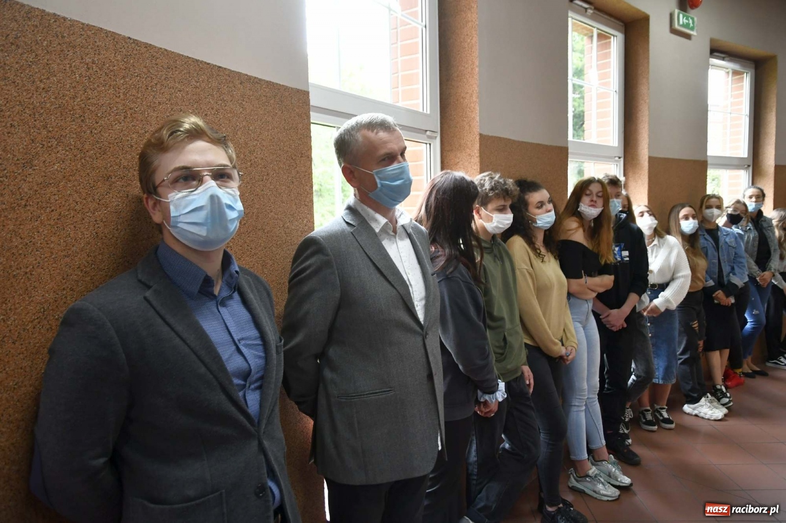 Zdjęcie w galerii na portalu naszraciborz.pl: Zbrodnie na Polakach. Wystawa IPN dostępna w I LO [FOTO i WIDEO] wiadomości z regionu