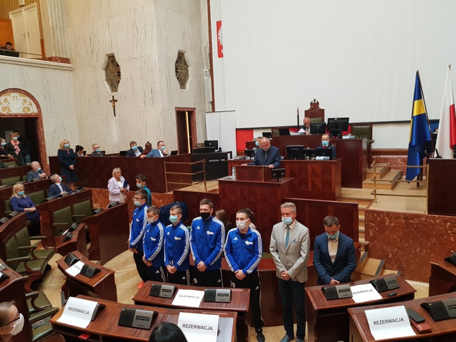 Zdjęcie w galerii na portalu naszraciborz.pl: Sportowcy i trenerzy ZSOMS wyróżnieni w czasie obrad Sejmiku Województwa Śląskiego wiadomości z regionu