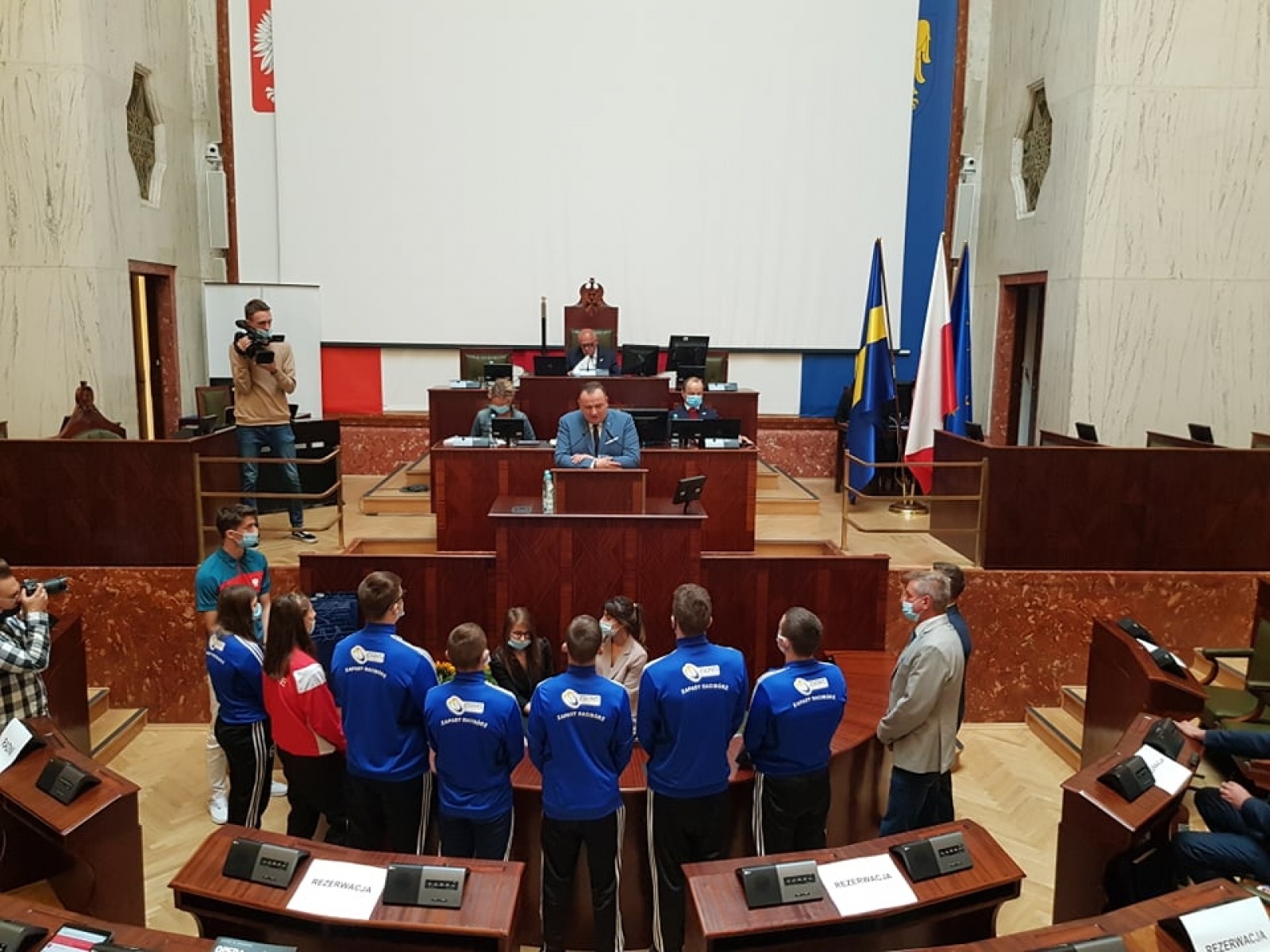 Zdjęcie w galerii na portalu naszraciborz.pl: Sportowcy i trenerzy ZSOMS wyróżnieni w czasie obrad Sejmiku Województwa Śląskiego wiadomości z regionu