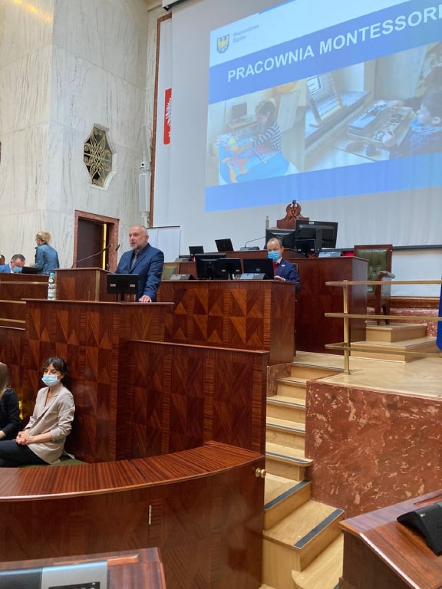 Zdjęcie w galerii na portalu naszraciborz.pl: Sportowcy i trenerzy ZSOMS wyróżnieni w czasie obrad Sejmiku Województwa Śląskiego wiadomości z regionu