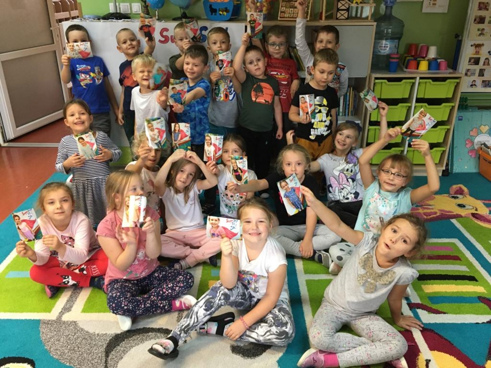 Zdjęcie w galerii na portalu naszraciborz.pl: Do przedszkolaków z Mysłowickiej i nie tylko uśmiechnęło się szczęście wiadomości z regionu