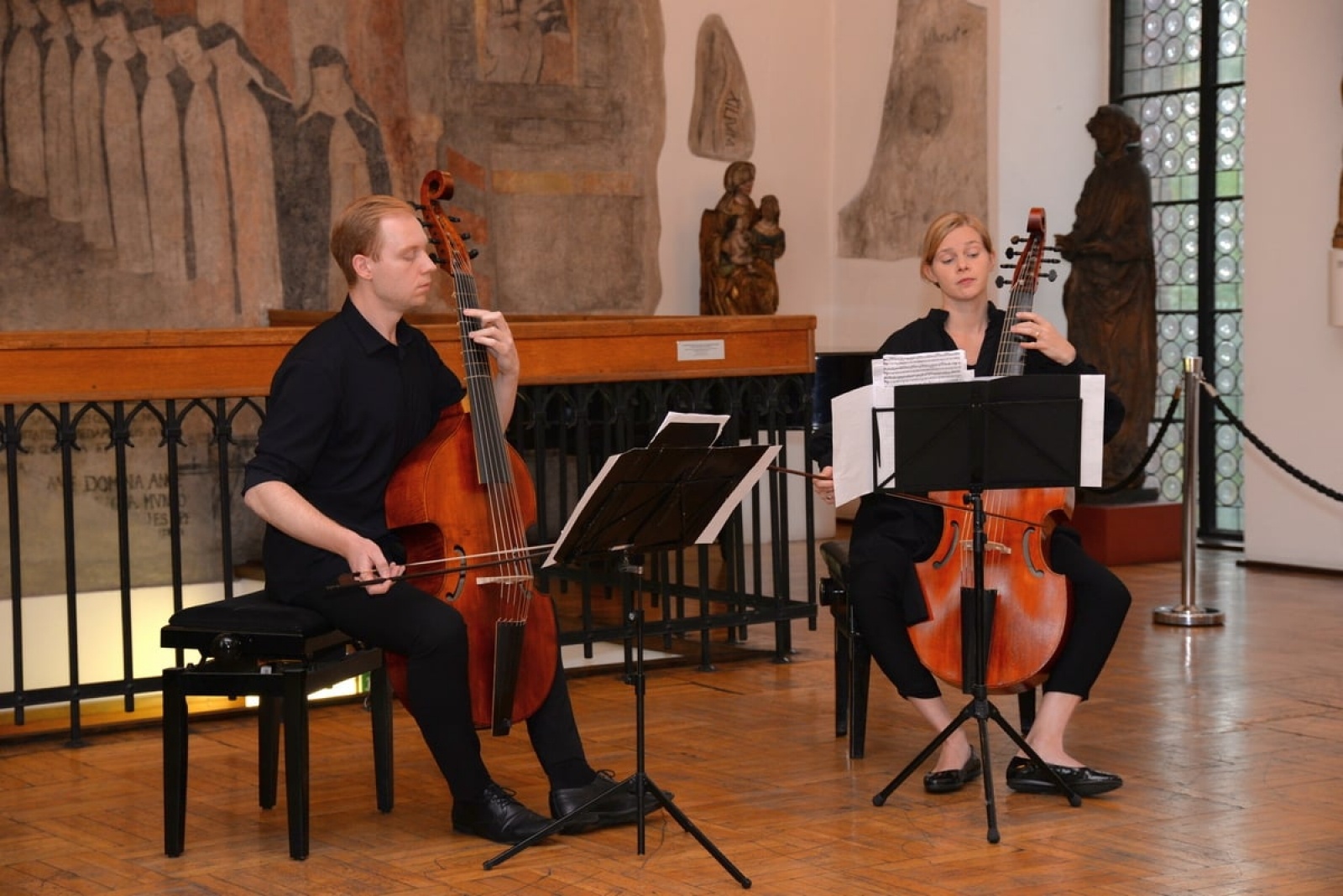 Zdjęcie w galerii na portalu naszraciborz.pl: Na ramionach gigantów. Wyjątkowy koncert w raciborskim Muzeum wiadomości z regionu