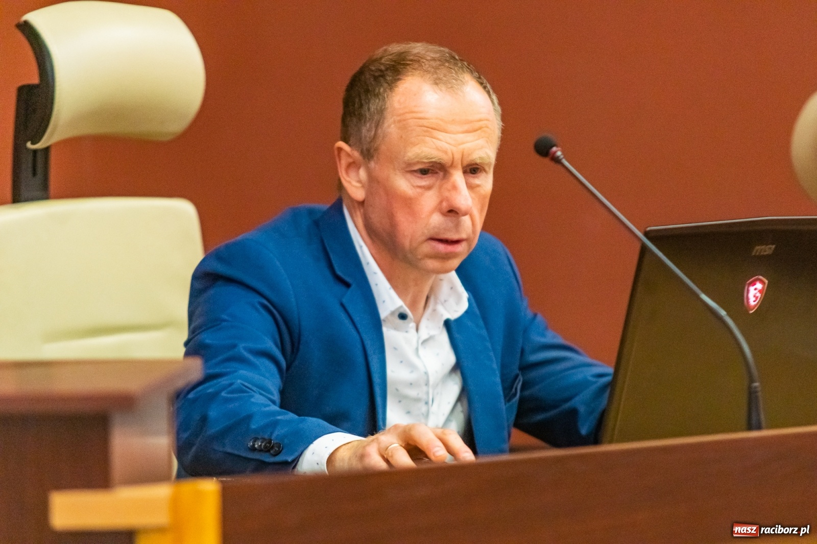 Zdjęcie w galerii na portalu naszraciborz.pl: Radna apeluje o badania przesiewowe wad postawy u uczniów. Raport z komisji oświaty wiadomości z regionu