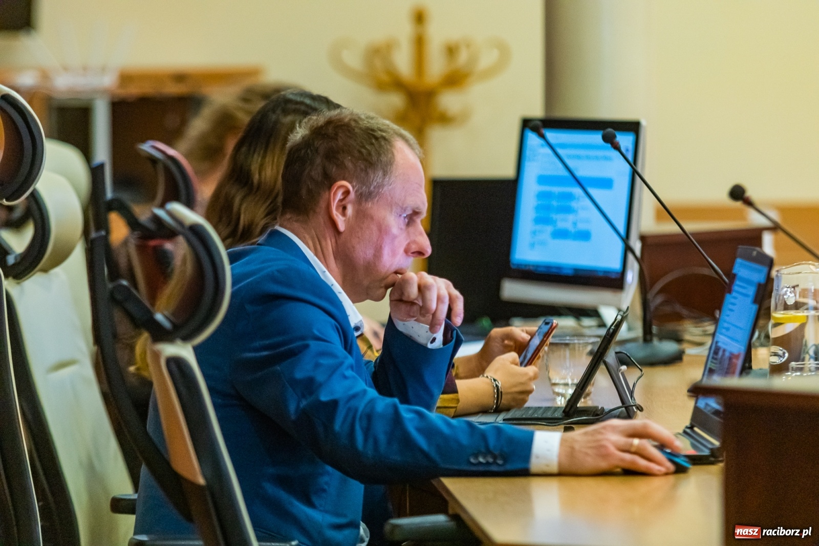 Zdjęcie w galerii na portalu naszraciborz.pl: Radna apeluje o badania przesiewowe wad postawy u uczniów. Raport z komisji oświaty wiadomości z regionu