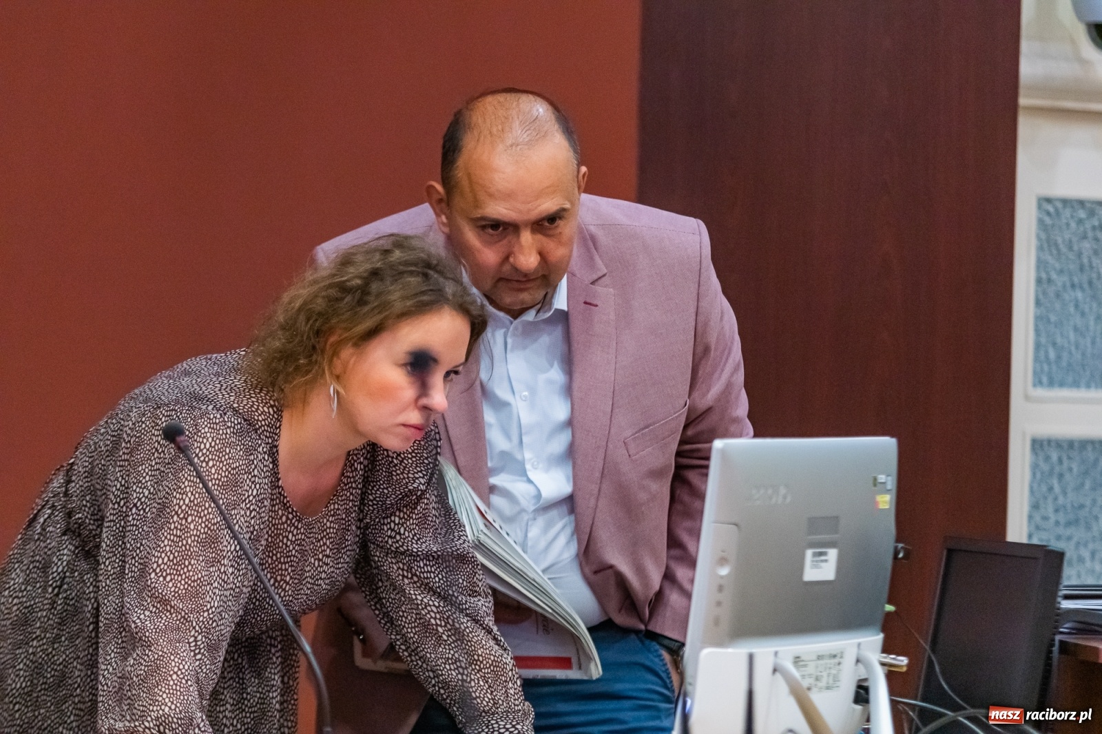 Zdjęcie w galerii na portalu naszraciborz.pl: Radna apeluje o badania przesiewowe wad postawy u uczniów. Raport z komisji oświaty wiadomości z regionu