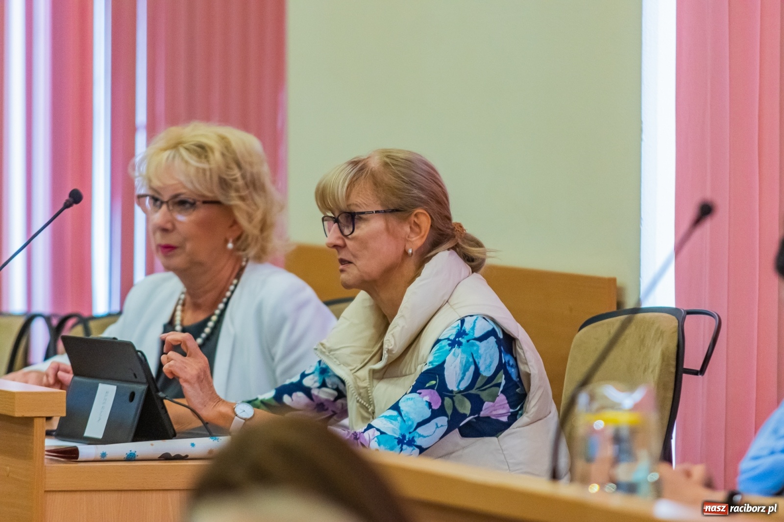 Zdjęcie w galerii na portalu naszraciborz.pl: Radna apeluje o badania przesiewowe wad postawy u uczniów. Raport z komisji oświaty wiadomości z regionu