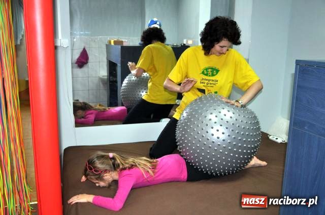 Zdjęcie w galerii na portalu naszraciborz.pl: Pomóc dzieciom funkcjonować w świecie wiadomości z regionu