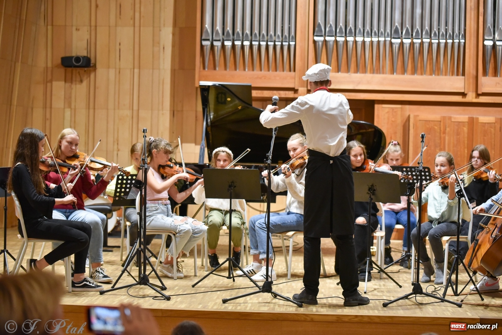 Zdjęcie w galerii na portalu naszraciborz.pl: Muzyczny podwieczorek w szkole muzycznej wiadomości z regionu