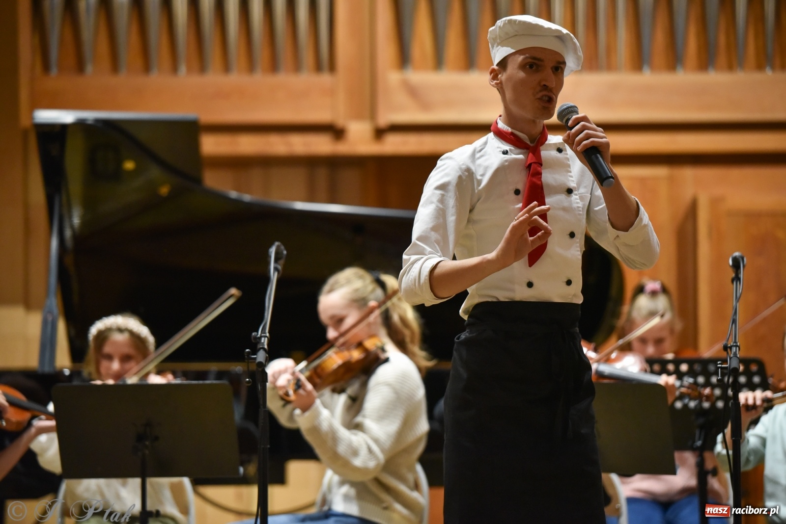 Zdjęcie w galerii na portalu naszraciborz.pl: Muzyczny podwieczorek w szkole muzycznej wiadomości z regionu