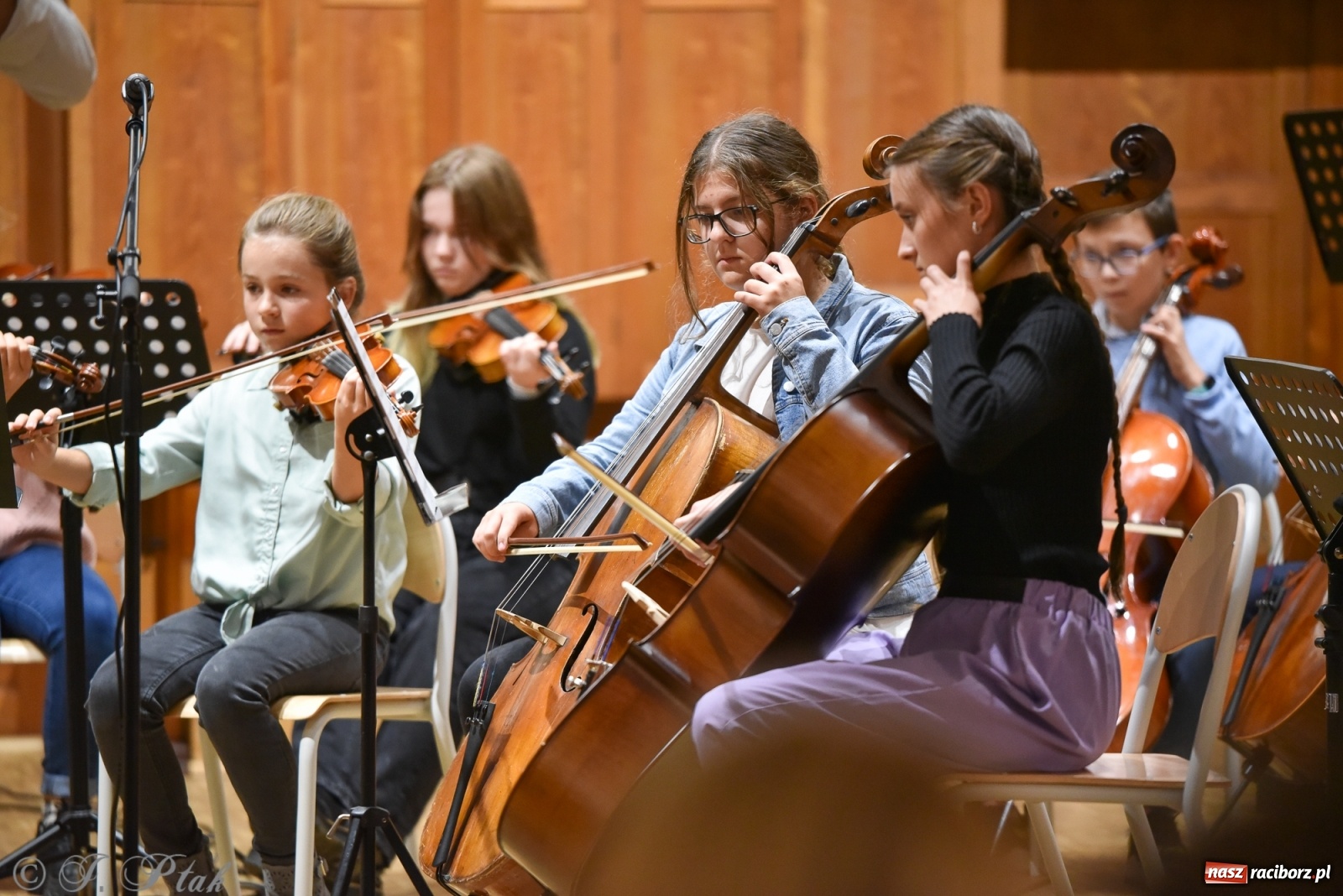 Zdjęcie w galerii na portalu naszraciborz.pl: Muzyczny podwieczorek w szkole muzycznej wiadomości z regionu