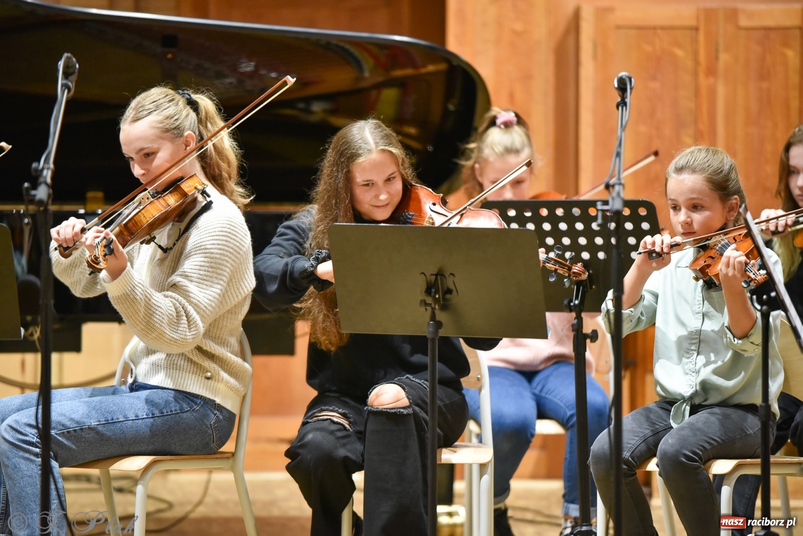 Zdjęcie w galerii na portalu naszraciborz.pl: Muzyczny podwieczorek w szkole muzycznej wiadomości z regionu