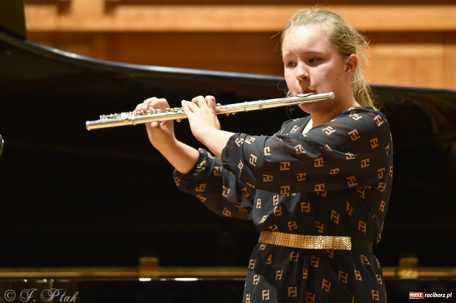 Zdjęcie w galerii na portalu naszraciborz.pl: Muzyczny podwieczorek w szkole muzycznej wiadomości z regionu